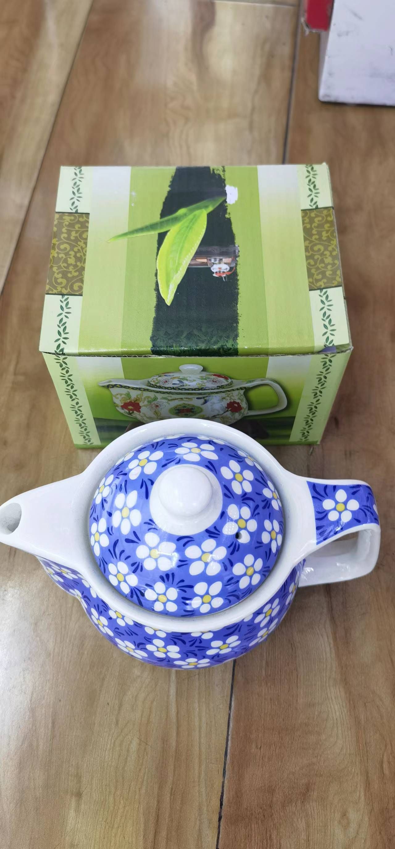 Kleine Teekanne mit Metallsieb - Blaue Gänseblümchen (350ml)