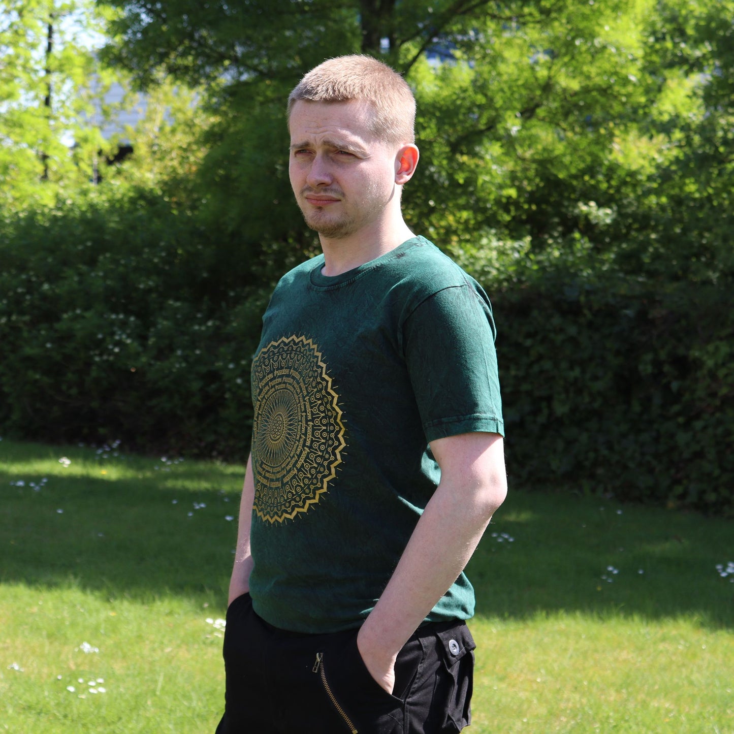 T-Shirt (S) Stone Washed - Mandala - Grün