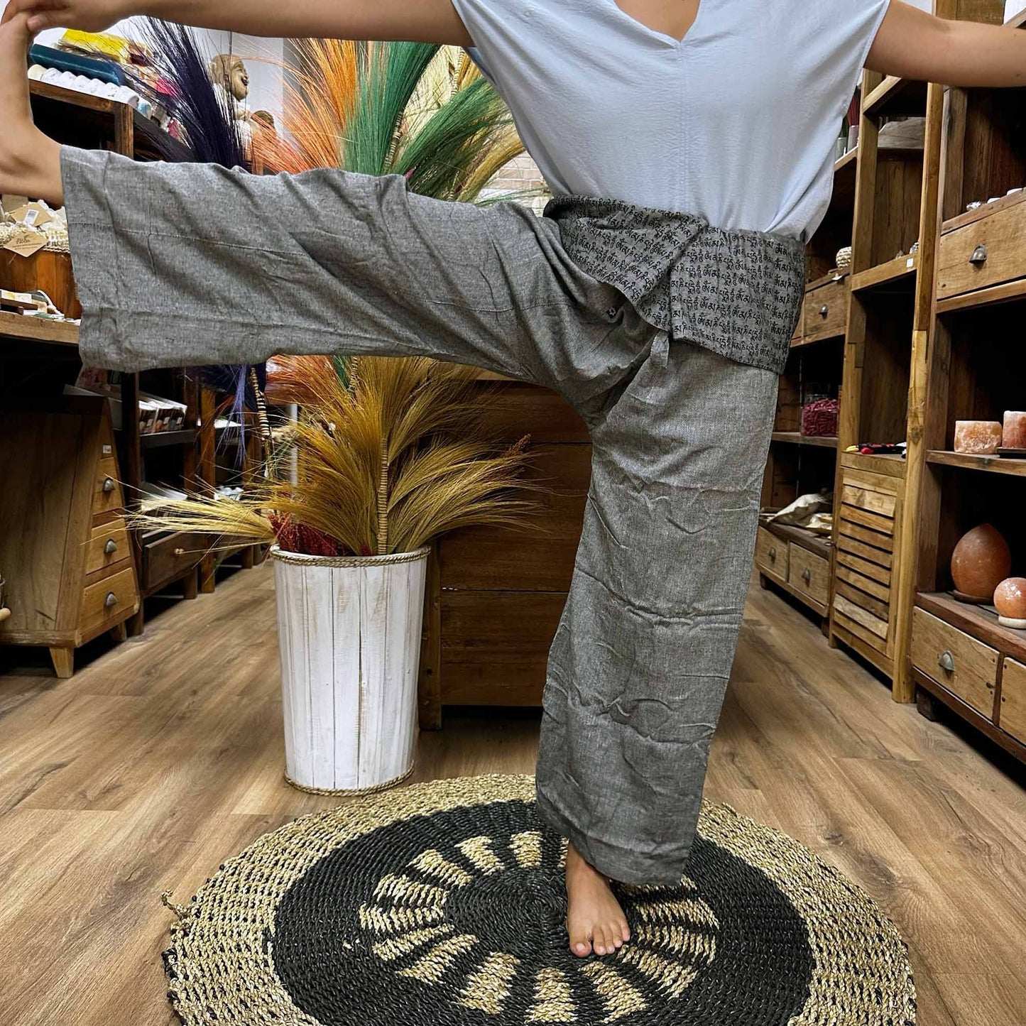 Graue Yoga- und Festivalhose - Thai Fisherman Mandala Mantra