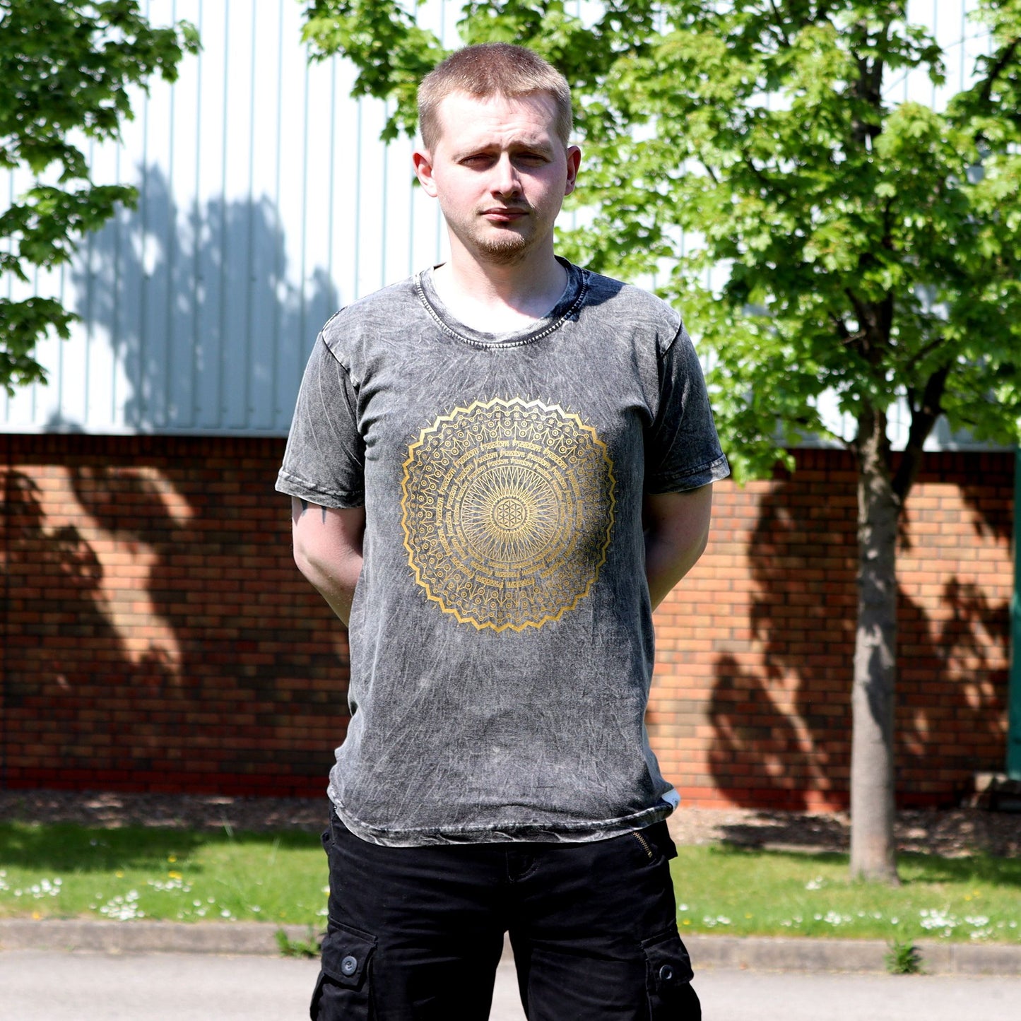T-Shirt (L) Stone Washed - Mandala - Dunkelgrau