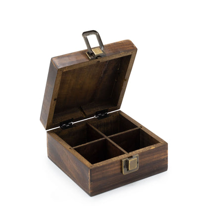 Geschnitzte Teebox aus Mangoholz (15x15x8cm)