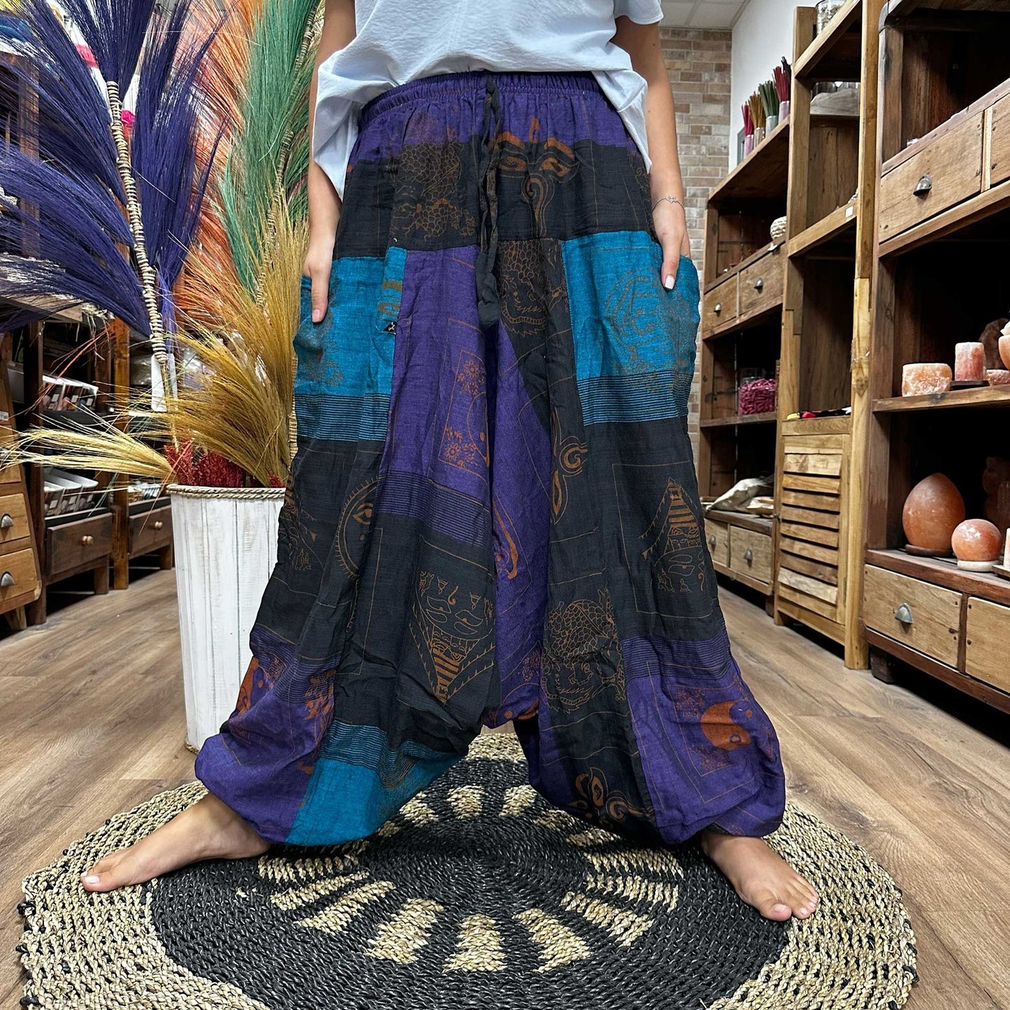 Lila Yoga- und Festivalhose - Aladdin Himalaya-Druck