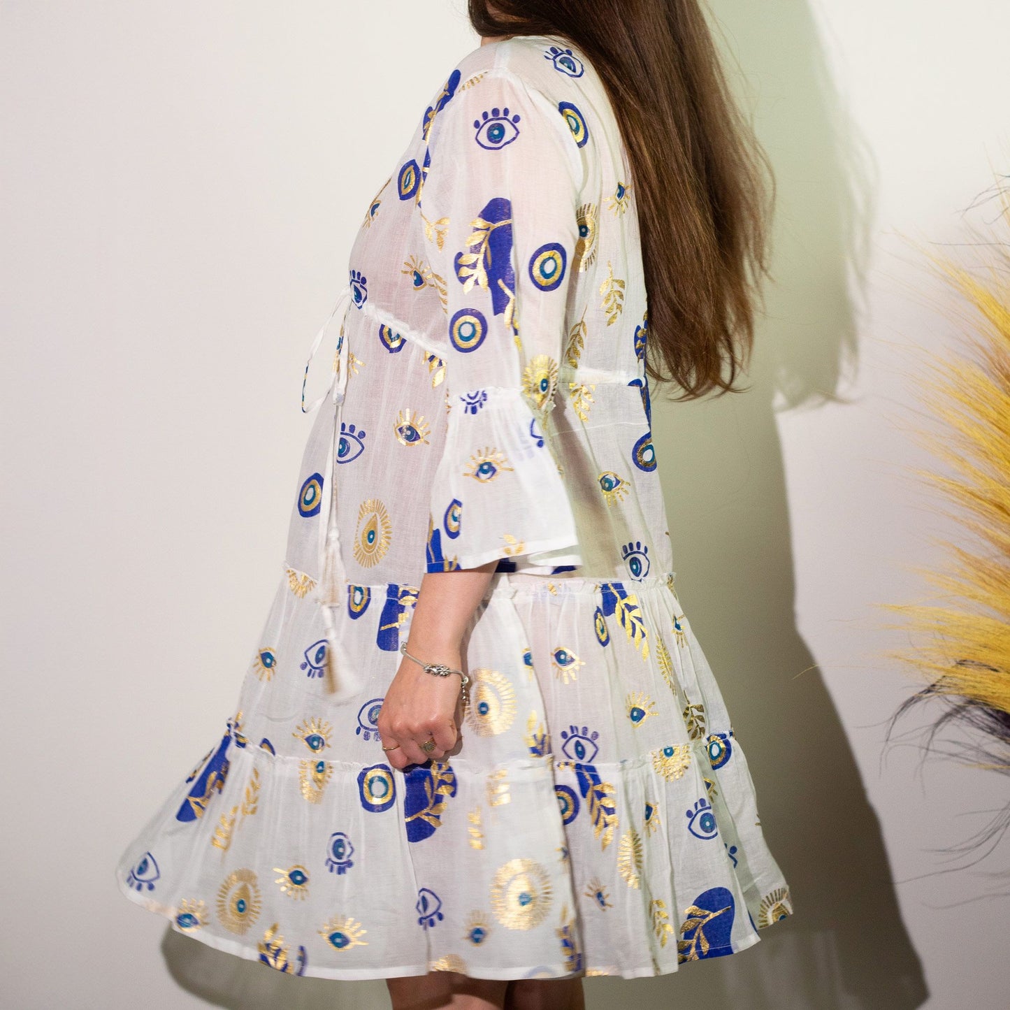 (ML) Nomad Sari On the Med Kleid - Weiß, Blau & Gold mit Bösem Blick Design