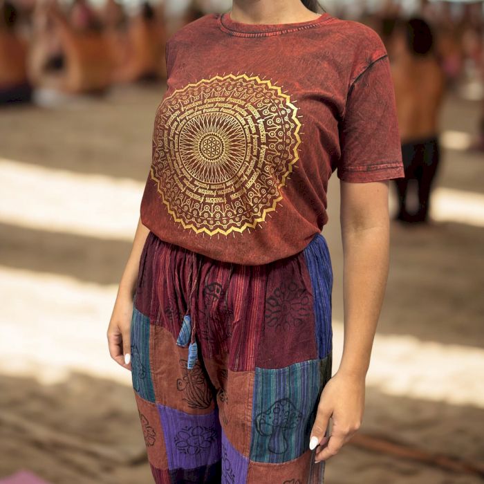 T-Shirt (M) Stone Washed - Mandala - Maroon